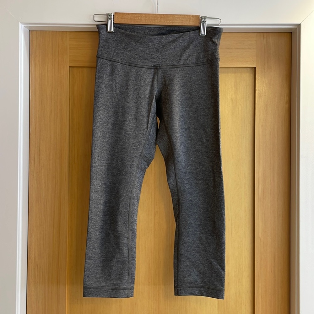 Lululemon grey Capri leggings